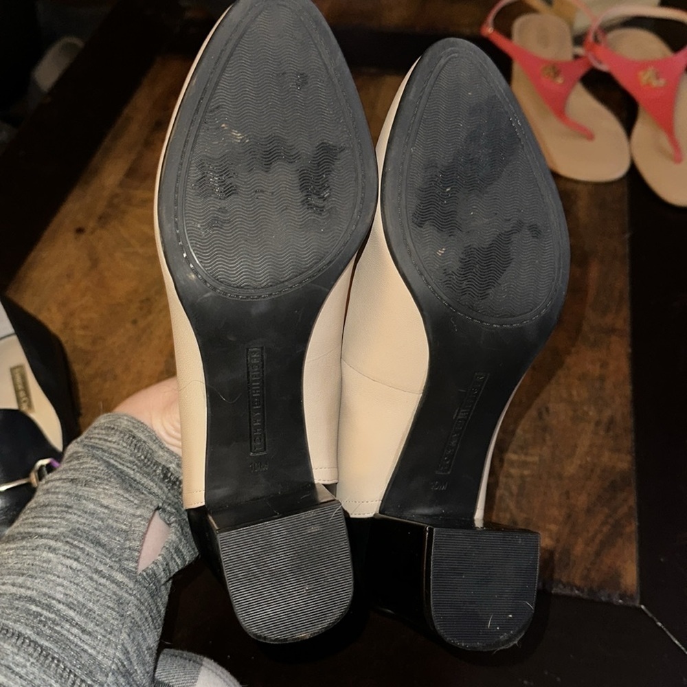 Tommy Hilfiger leather block heel shoes. EUC size 10 - Picture 6 of 10
